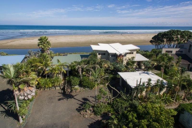 Gems Seaside Lodge Ahipara Exterior foto