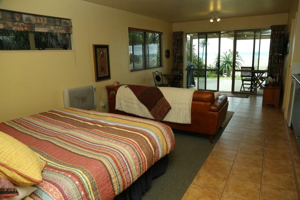 Gems Seaside Lodge Ahipara Exterior foto